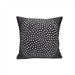 Pernă neagră în aer liber